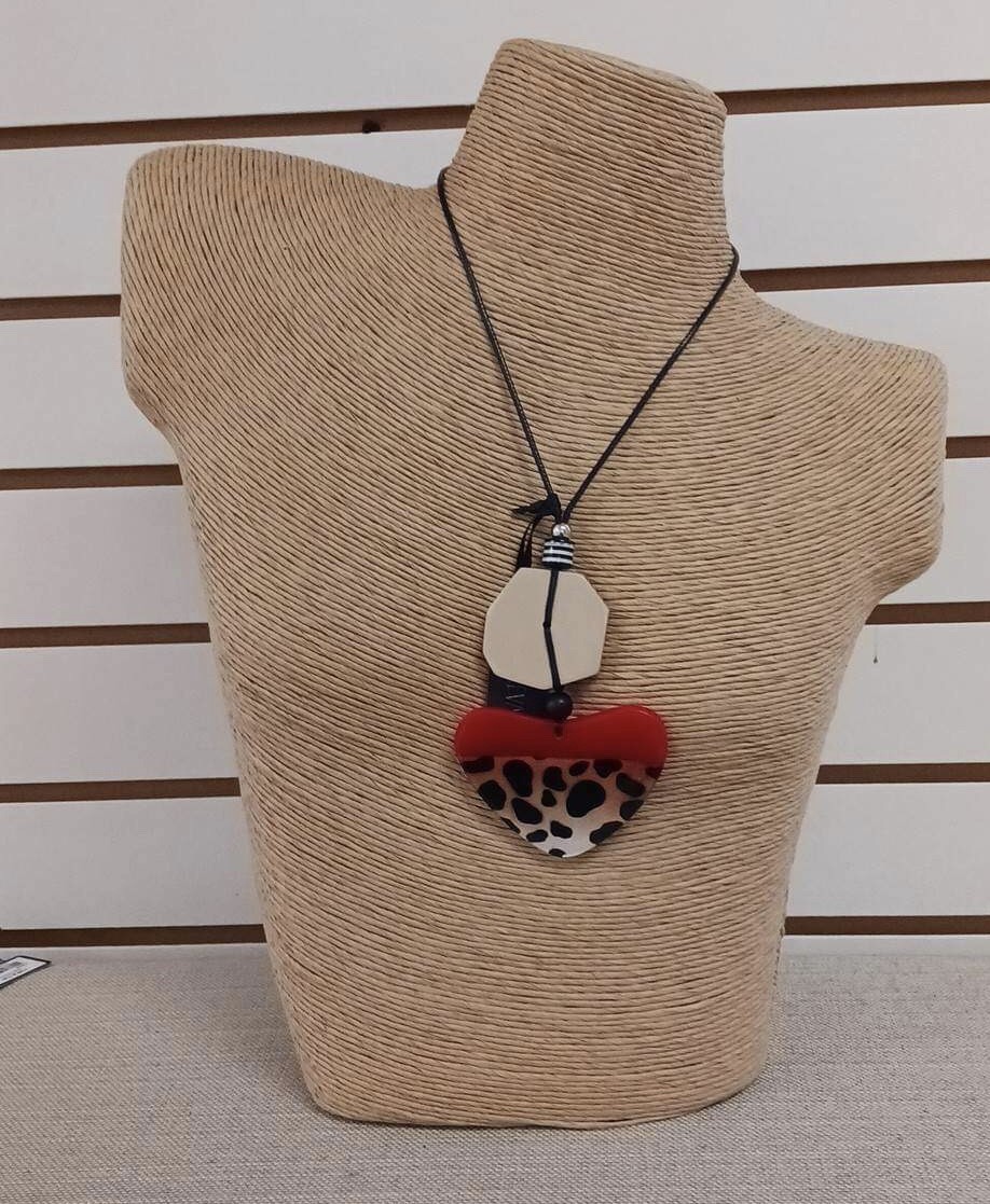 Collier pendentif coeur léopard 